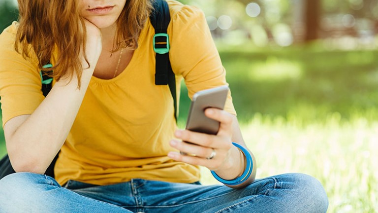 girl with smart phone