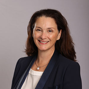Tara Cahill headshot