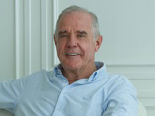 Dr. Mark Hutchens