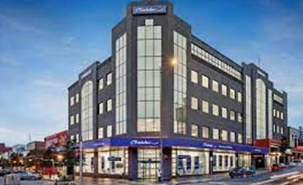 Outside view of Dandenong Medical and Dental Centre